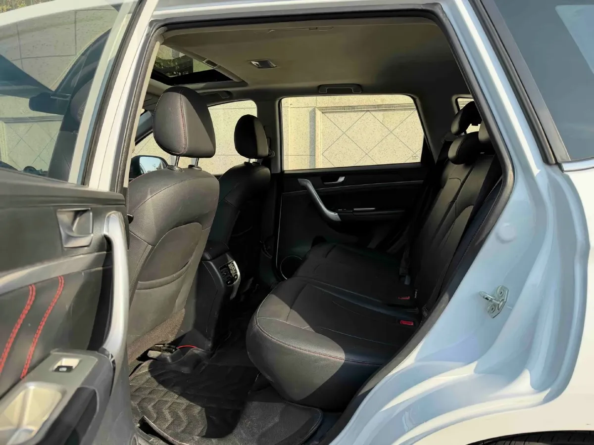 2019 Haval M6 1.5T 150HP L4 7DCT,autocango,china used car exporter,china ev exporter,chinese used car exporter,chinese used ev exporter