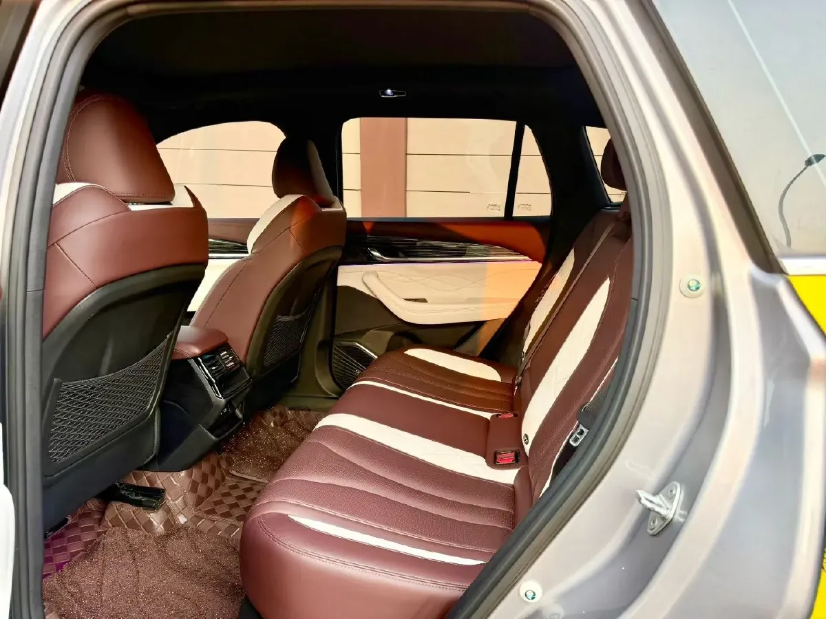 2023 Geely Monjaro 2.0T 238HP L4 8AT,autocango,china used car exporter,china ev exporter,chinese used car exporter,chinese used ev exporter