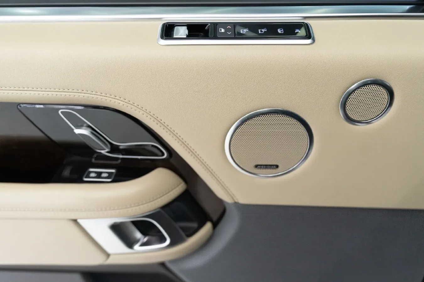 2021 Land Rover Range Rover 3.0T 400HP L6 8AT,autocango,china used car exporter,china ev exporter,chinese used car exporter,chinese used ev exporter