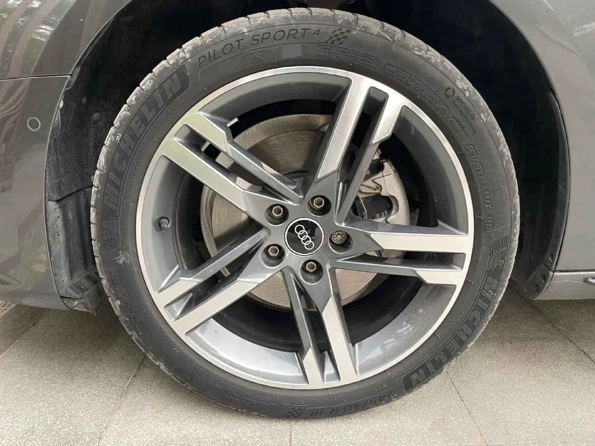 2023 Audi A4L 2.0T 190HP L4 7DCT,autocango,china used car exporter,china ev exporter,chinese used car exporter,chinese used ev exporter