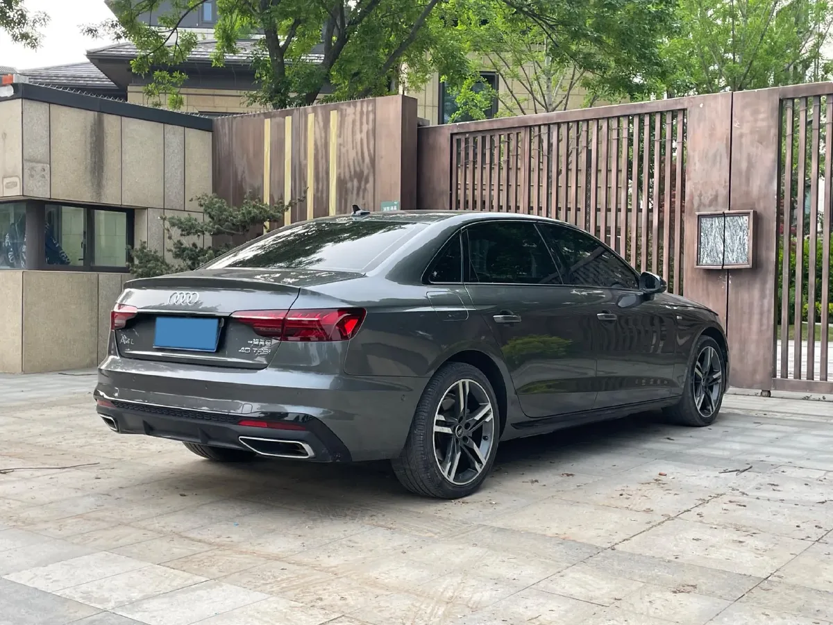 2023 Audi A4L 2.0T 190HP L4 7DCT,autocango,china used car exporter,china ev exporter,chinese used car exporter,chinese used ev exporter