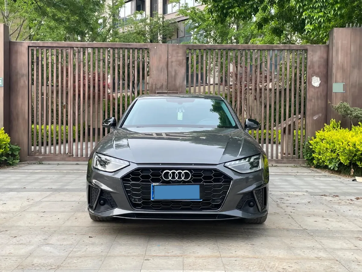 2023 Audi A4L 2.0T 190HP L4 7DCT,autocango,china used car exporter,china ev exporter,chinese used car exporter,chinese used ev exporter