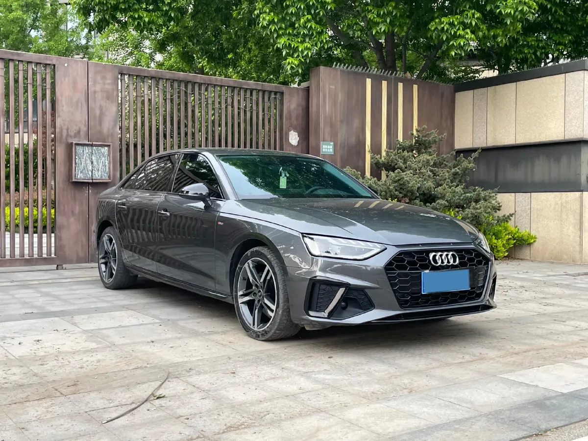 2023 Audi A4L 2.0T 190HP L4 7DCT,autocango,china used car exporter,china ev exporter,chinese used car exporter,chinese used ev exporter