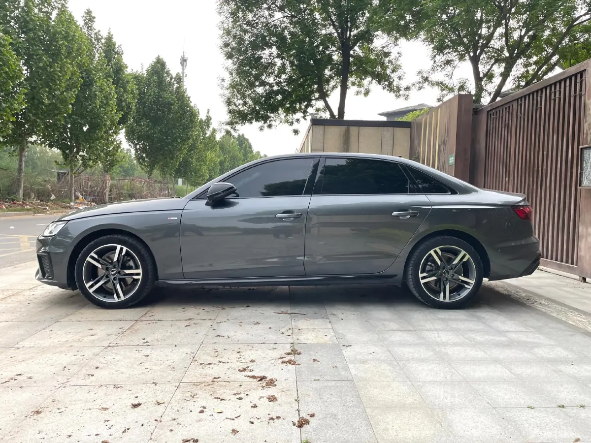 2023 Audi A4L 2.0T 190HP L4 7DCT,autocango,china used car exporter,china ev exporter,chinese used car exporter,chinese used ev exporter