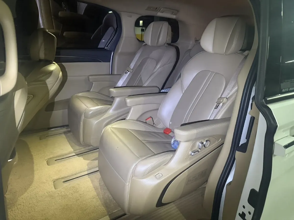 2021 Buick GL8 2.0T 237HP L4 9AT,autocango,china used car exporter,china ev exporter,chinese used car exporter,chinese used ev exporter