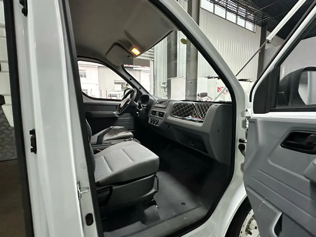 2024 WuLing YangGuang BEV 41.9KWH,autocango,china used car exporter,china ev exporter,chinese used car exporter,chinese used ev exporter