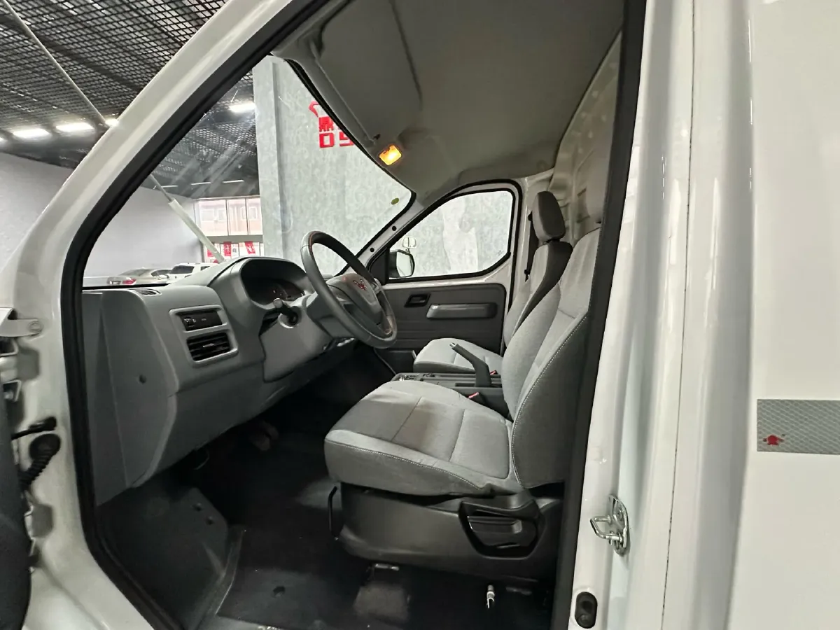 2024 WuLing YangGuang BEV 41.9KWH,autocango,china used car exporter,china ev exporter,chinese used car exporter,chinese used ev exporter