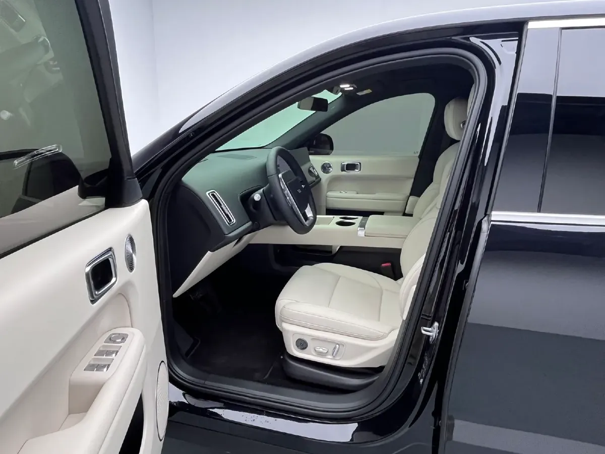 2025 Li L6 Range Extended 154HP L4 REEV,autocango,china used car exporter,china ev exporter,chinese used car exporter,chinese used ev exporter