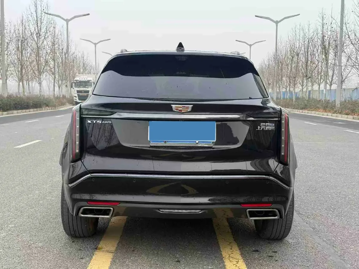 2025 Cadillac XT5 2.0T 237HP L4 9AT,autocango,china used car exporter,china ev exporter,chinese used car exporter,chinese used ev exporter