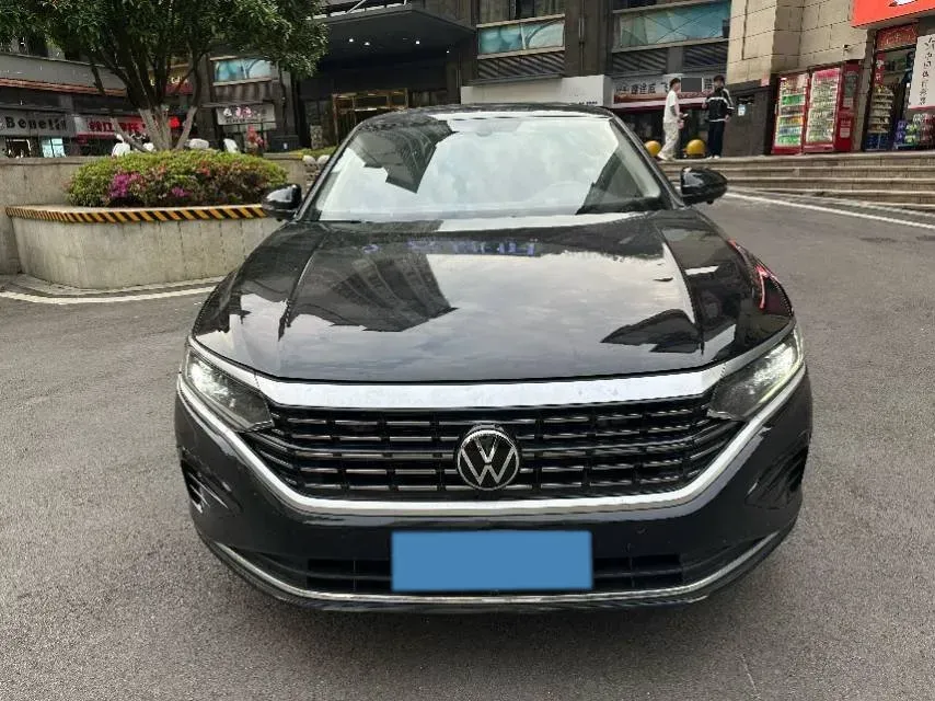2025 Volkswagen Passat 2.0T 220HP L4 7DCT,autocango,china used car exporter,china ev exporter,chinese used car exporter,chinese used ev exporter