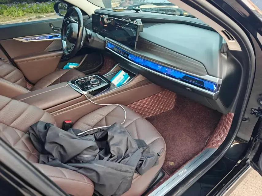 2023 BMW 7 Series 3.0T 272HP L6 8AT,autocango,china used car exporter,china ev exporter,chinese used car exporter,chinese used ev exporter