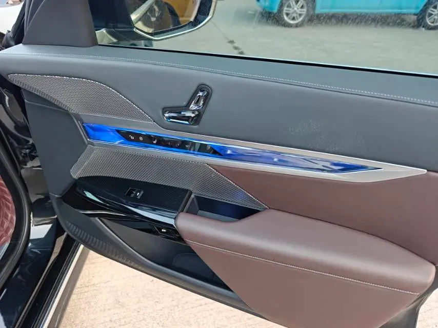 2023 BMW 7 Series 3.0T 272HP L6 8AT,autocango,china used car exporter,china ev exporter,chinese used car exporter,chinese used ev exporter