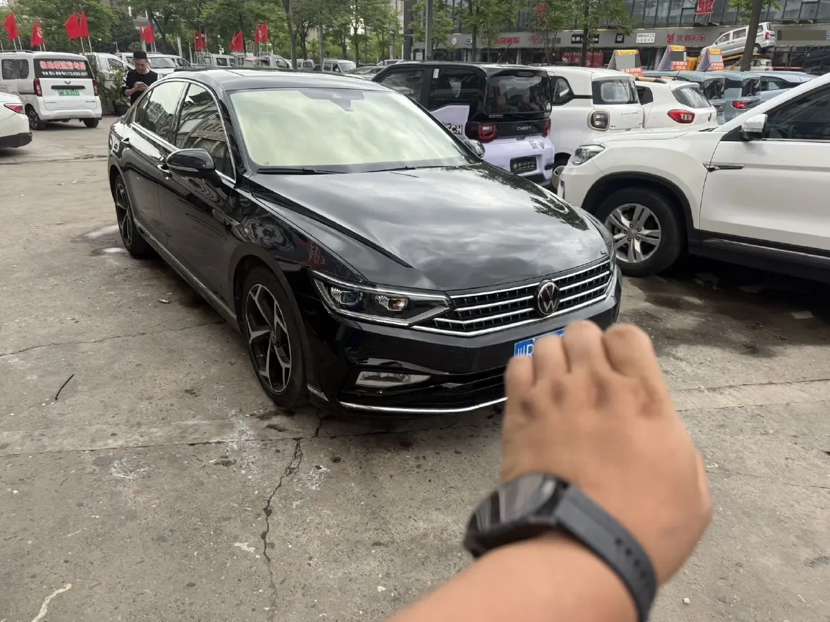 2023 Volkswagen Magotan 2.0T 186HP L4 7DCT,autocango,china used car exporter,china ev exporter,chinese used car exporter,chinese used ev exporter