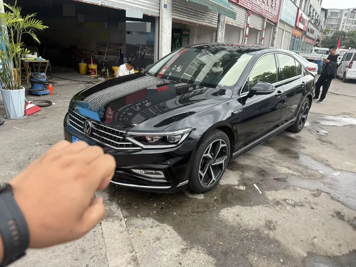 2023 Volkswagen Magotan 2.0T 186HP L4 7DCT,autocango,china used car exporter,china ev exporter,chinese used car exporter,chinese used ev exporter