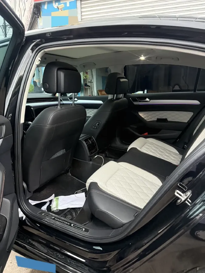 2023 Volkswagen Magotan 2.0T 186HP L4 7DCT,autocango,china used car exporter,china ev exporter,chinese used car exporter,chinese used ev exporter