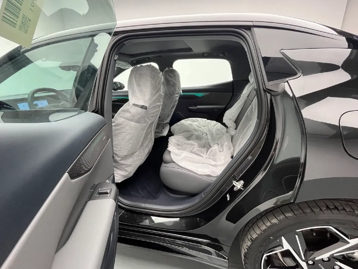 2024 LYNK&CO 07 EM-P 1.5T 163HP L4 3DHT PHEV 18.99KWH,autocango,china used car exporter,china ev exporter,chinese used car exporter,chinese used ev exporter