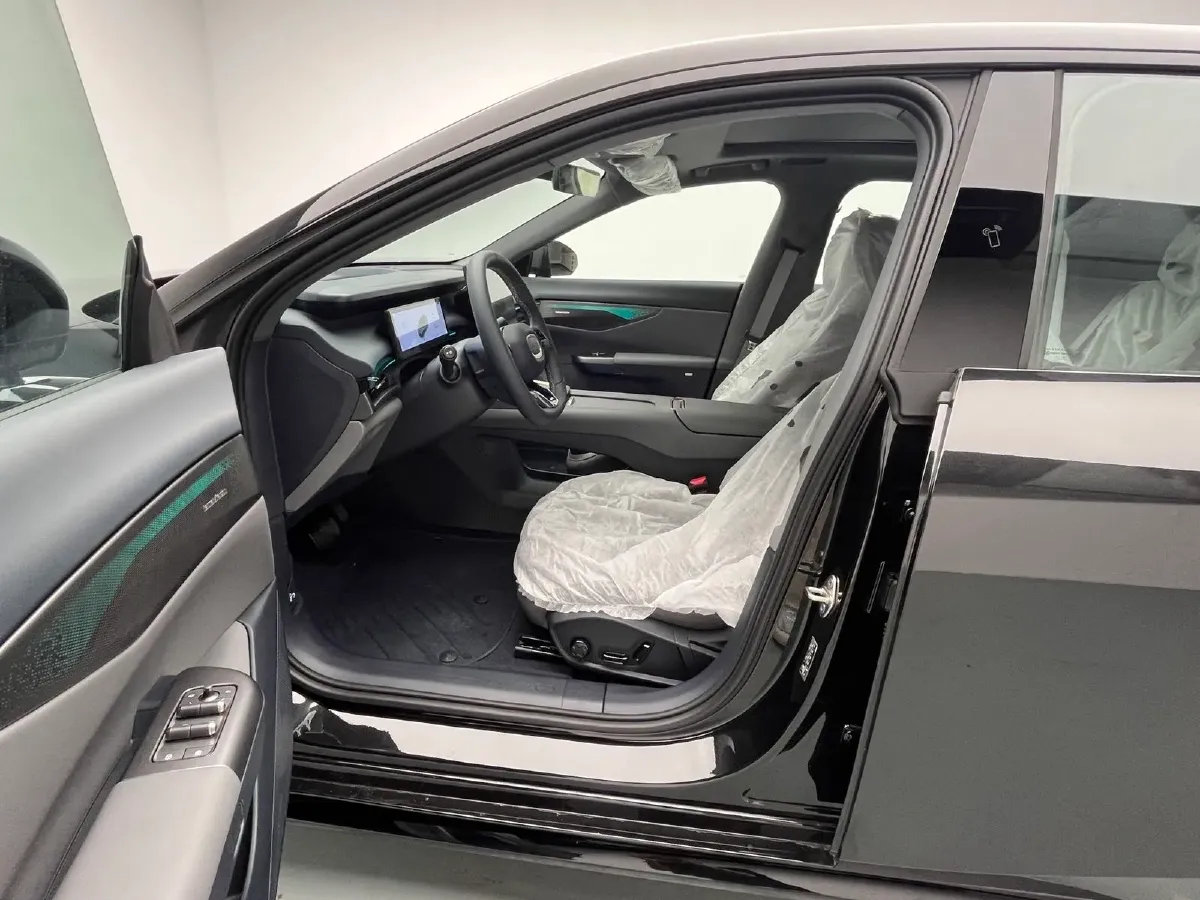 2024 LYNK&CO 07 EM-P 1.5T 163HP L4 3DHT PHEV 18.99KWH,autocango,china used car exporter,china ev exporter,chinese used car exporter,chinese used ev exporter