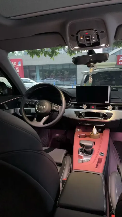 2025 Audi A4L 2.0T 190HP L4 7DCT,autocango,china used car exporter,china ev exporter,chinese used car exporter,chinese used ev exporter