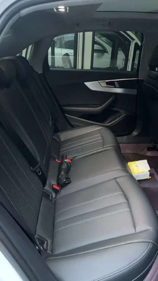 2025 Audi A4L 2.0T 190HP L4 7DCT,autocango,china used car exporter,china ev exporter,chinese used car exporter,chinese used ev exporter