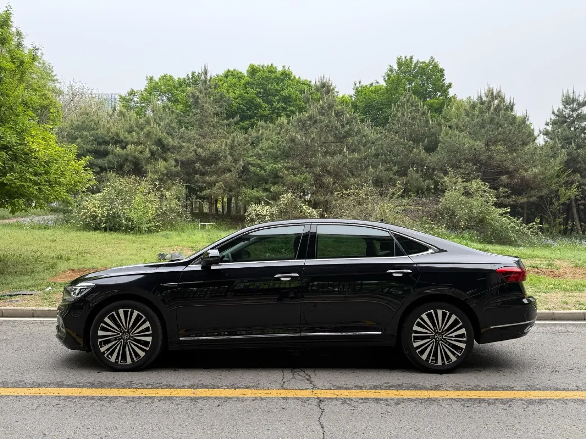 2020 Volkswagen Passat 2.0T 186HP L4 7DCT,autocango,china used car exporter,china ev exporter,chinese used car exporter,chinese used ev exporter