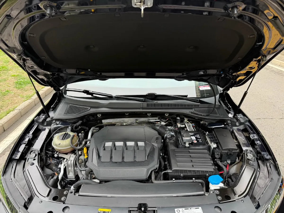 2020 Volkswagen Passat 2.0T 186HP L4 7DCT,autocango,china used car exporter,china ev exporter,chinese used car exporter,chinese used ev exporter