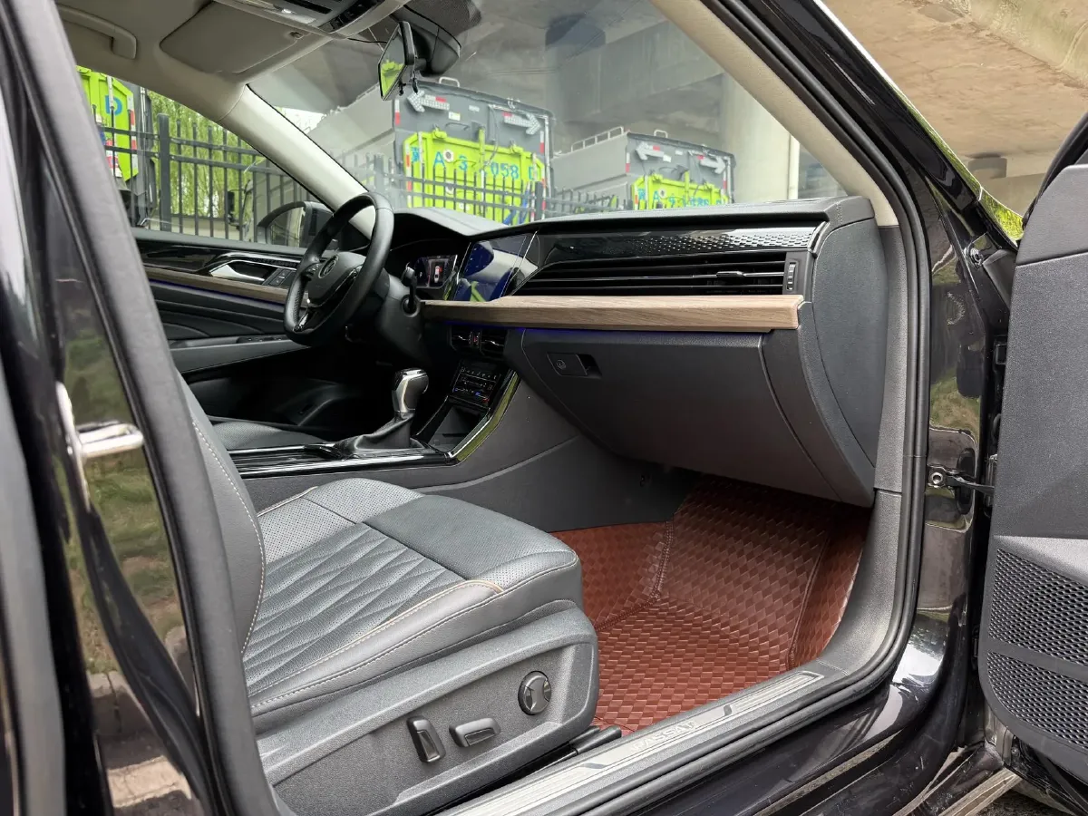 2020 Volkswagen Passat 2.0T 186HP L4 7DCT,autocango,china used car exporter,china ev exporter,chinese used car exporter,chinese used ev exporter