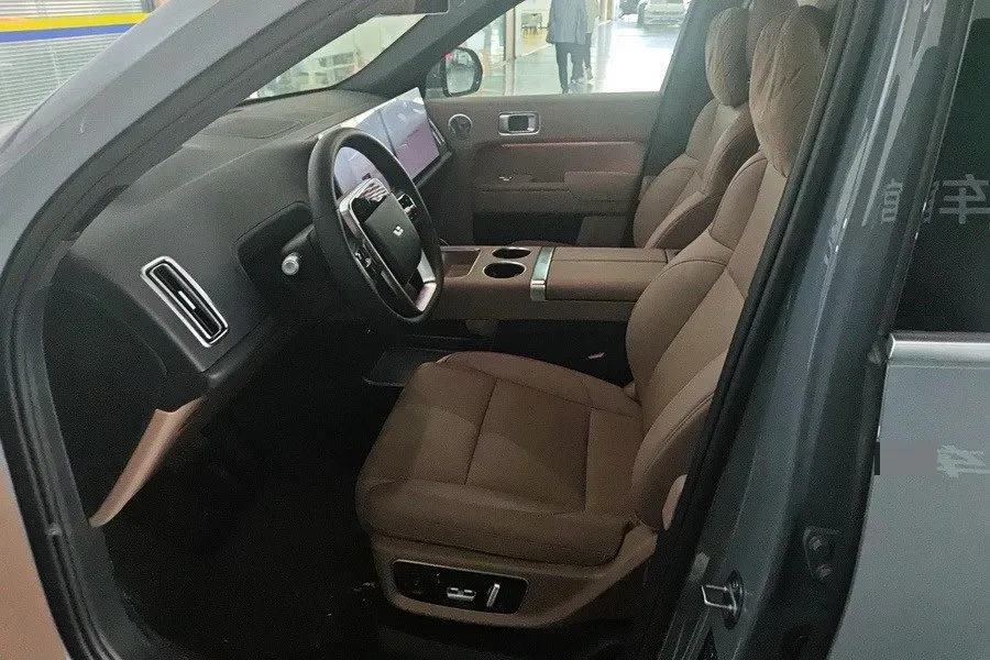 2025 Li L8 Range Extended 154HP REEV,autocango,china used car exporter,china ev exporter,chinese used car exporter,chinese used ev exporter