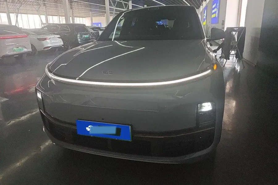 2025 Li L8 Range Extended 154HP REEV,autocango,china used car exporter,china ev exporter,chinese used car exporter,chinese used ev exporter