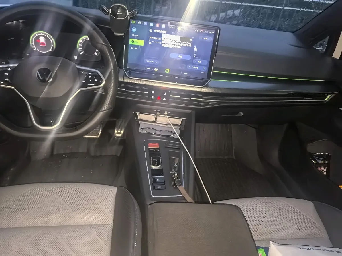 2025 Volkswagen Golf 1.5T 160HP L4 7DCT,autocango,china used car exporter,china ev exporter,chinese used car exporter,chinese used ev exporter