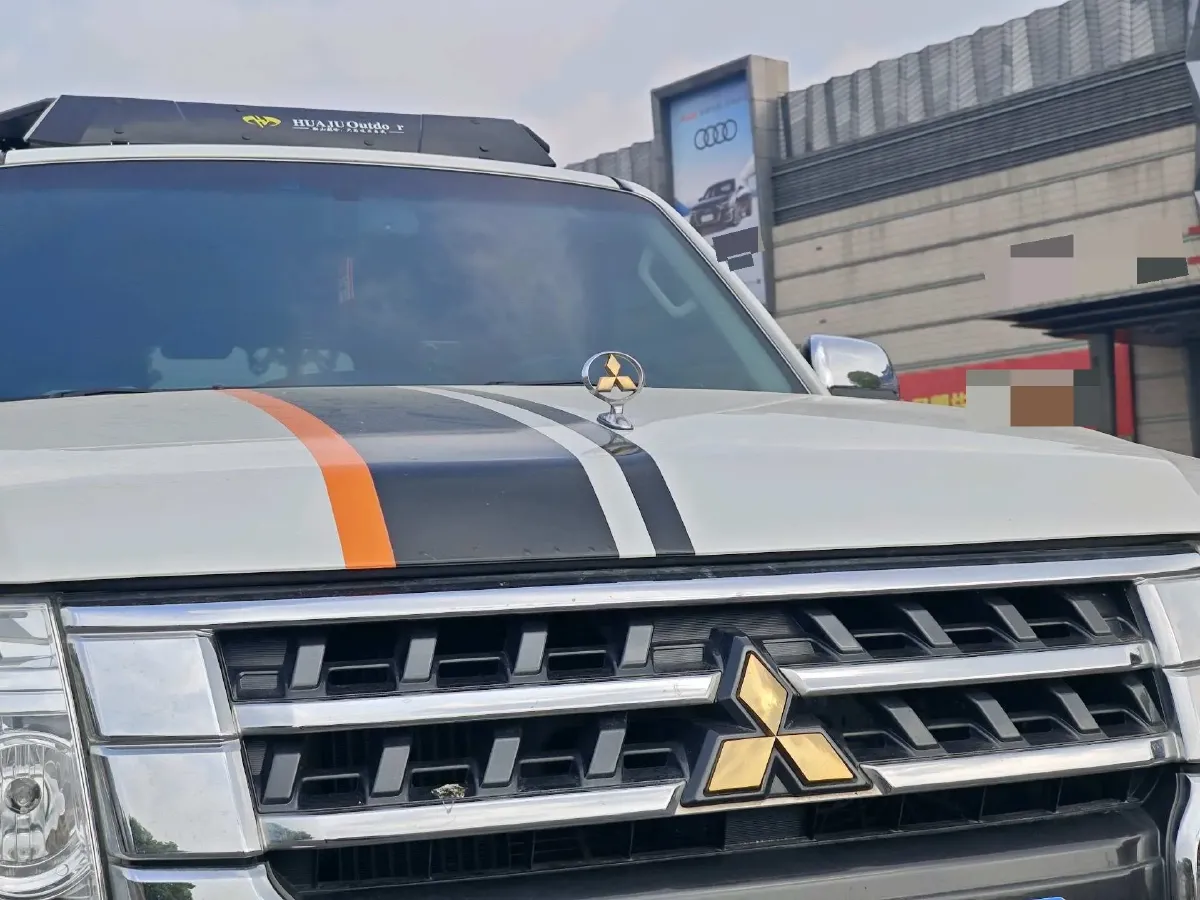 2018 Mitsubishi Pajero 3.0L 174HP V6 5AT,autocango,china used car exporter,china ev exporter,chinese used car exporter,chinese used ev exporter