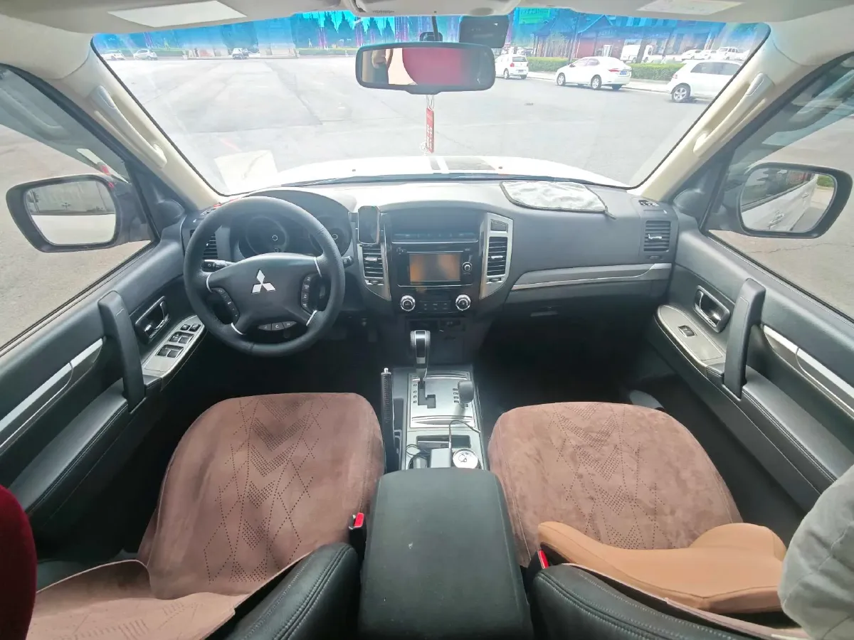 2018 Mitsubishi Pajero 3.0L 174HP V6 5AT,autocango,china used car exporter,china ev exporter,chinese used car exporter,chinese used ev exporter