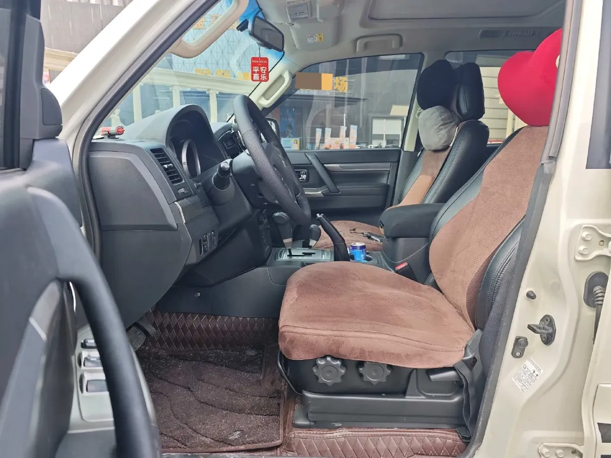 2018 Mitsubishi Pajero 3.0L 174HP V6 5AT,autocango,china used car exporter,china ev exporter,chinese used car exporter,chinese used ev exporter