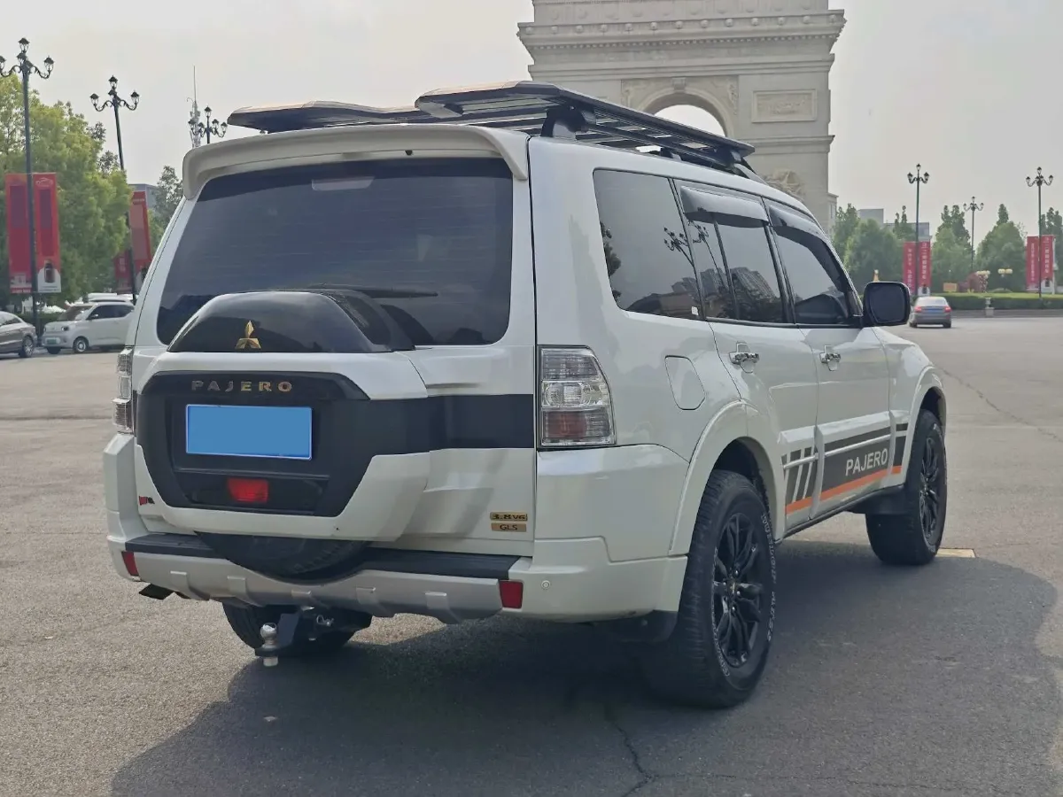 2018 Mitsubishi Pajero 3.0L 174HP V6 5AT,autocango,china used car exporter,china ev exporter,chinese used car exporter,chinese used ev exporter