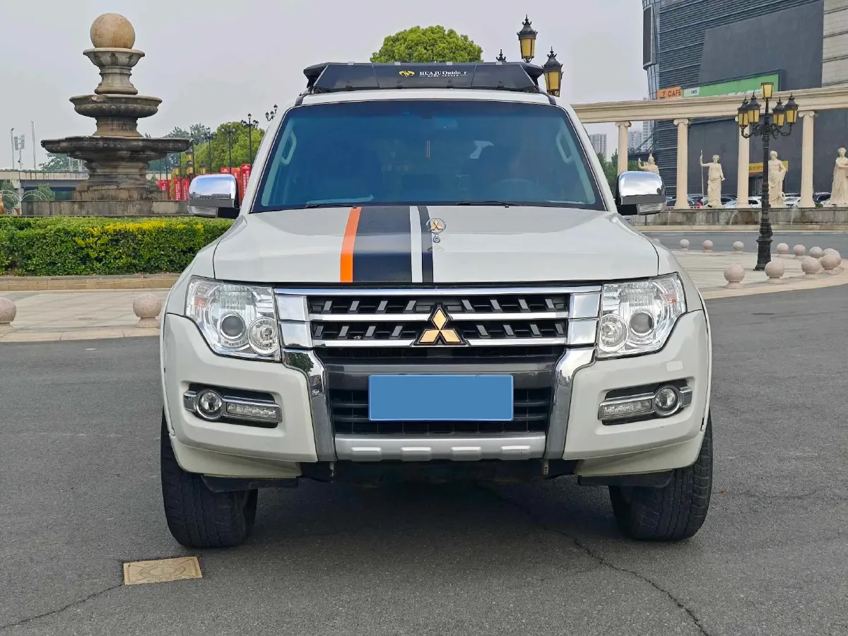 2018 Mitsubishi Pajero 3.0L 174HP V6 5AT,autocango,china used car exporter,china ev exporter,chinese used car exporter,chinese used ev exporter