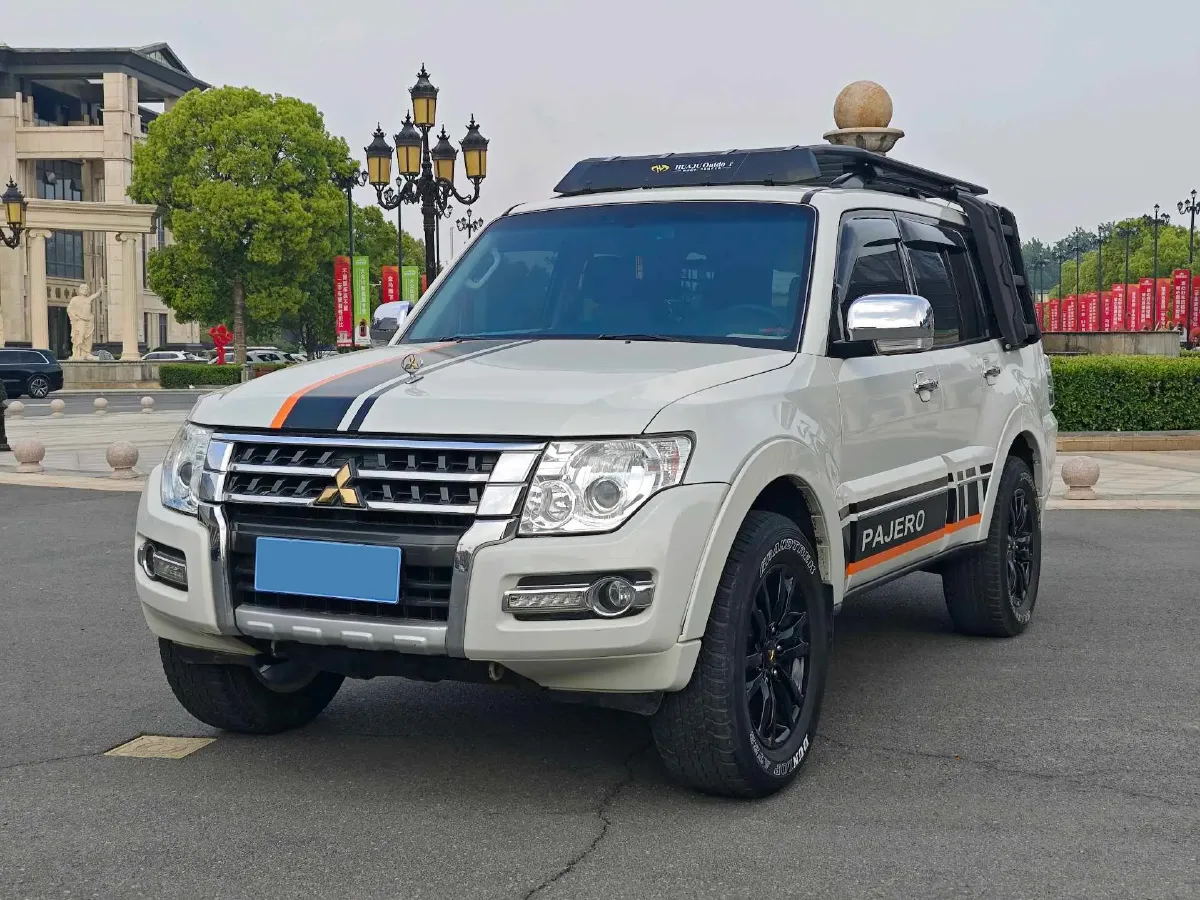 2018 Mitsubishi Pajero 3.0L 174HP V6 5AT,autocango,china used car exporter,china ev exporter,chinese used car exporter,chinese used ev exporter