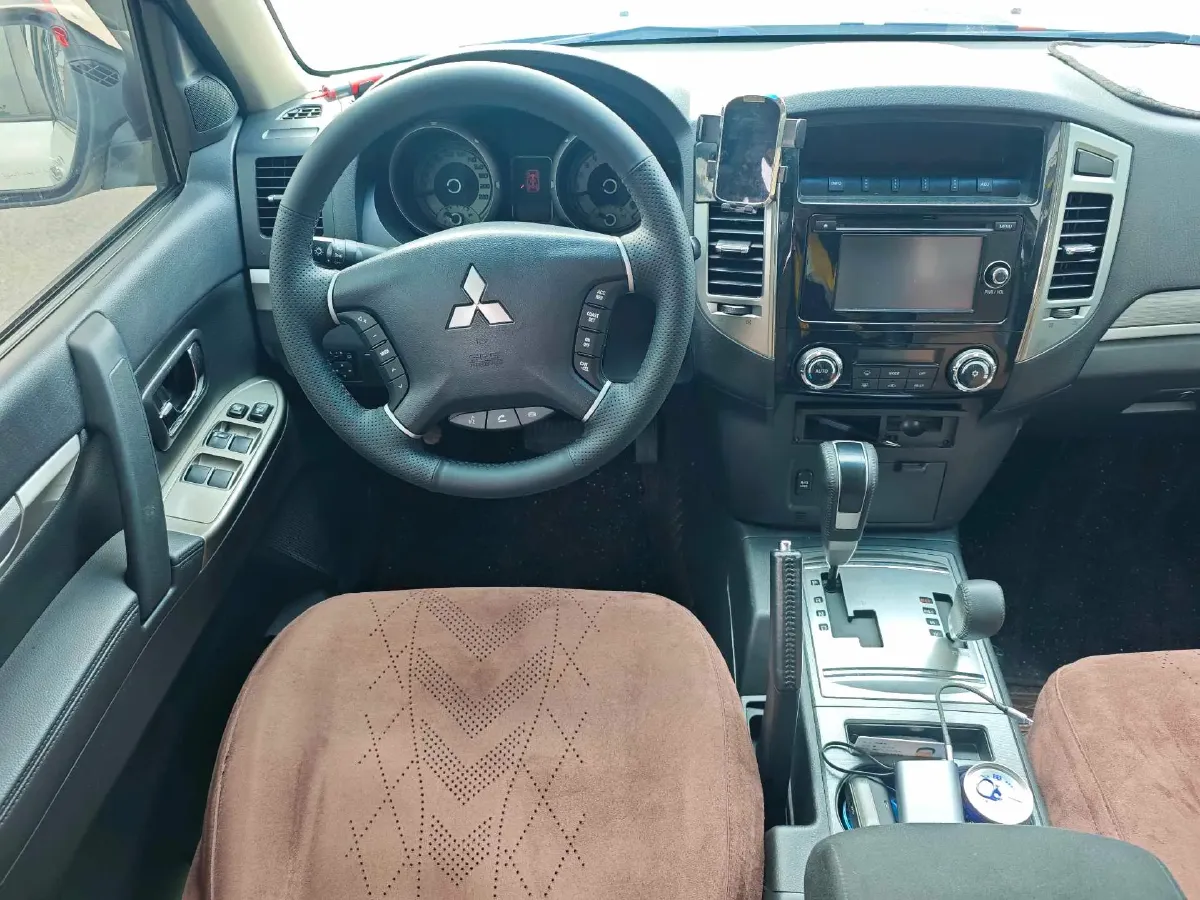 2018 Mitsubishi Pajero 3.0L 174HP V6 5AT,autocango,china used car exporter,china ev exporter,chinese used car exporter,chinese used ev exporter