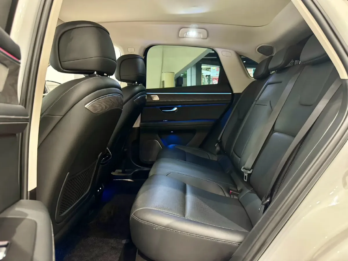 2022 Isuzu Mu-X 2.0T 220HP L4 8AT,autocango,china used car exporter,china ev exporter,chinese used car exporter,chinese used ev exporter