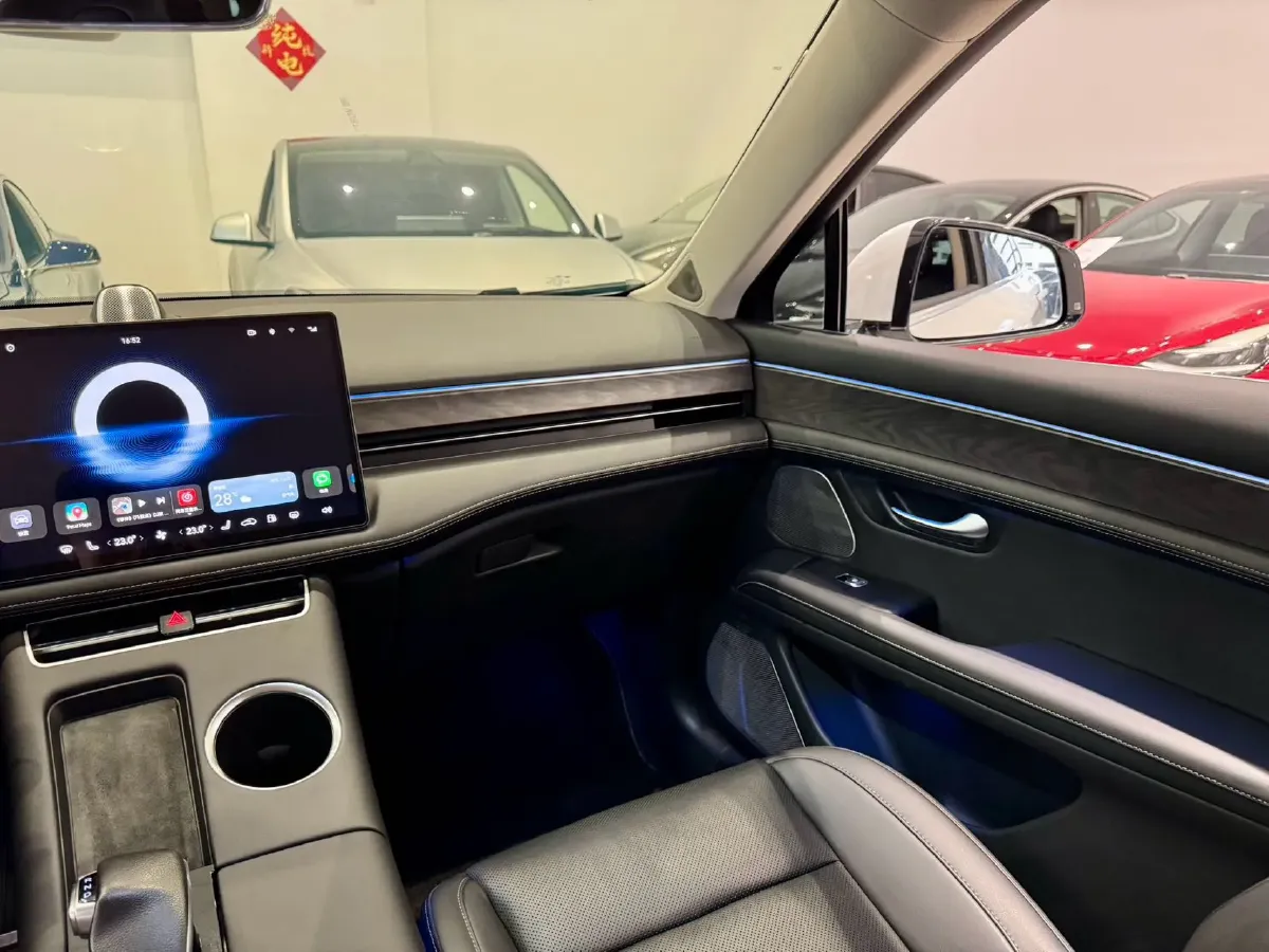 2022 Isuzu Mu-X 2.0T 220HP L4 8AT,autocango,china used car exporter,china ev exporter,chinese used car exporter,chinese used ev exporter