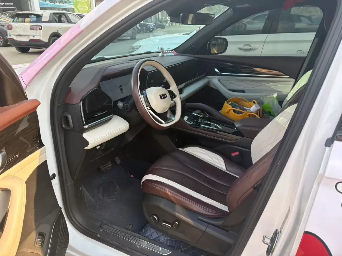 2021 Geely Monjaro 2.0T 218HP L4 7DCT,autocango,china used car exporter,china ev exporter,chinese used car exporter,chinese used ev exporter