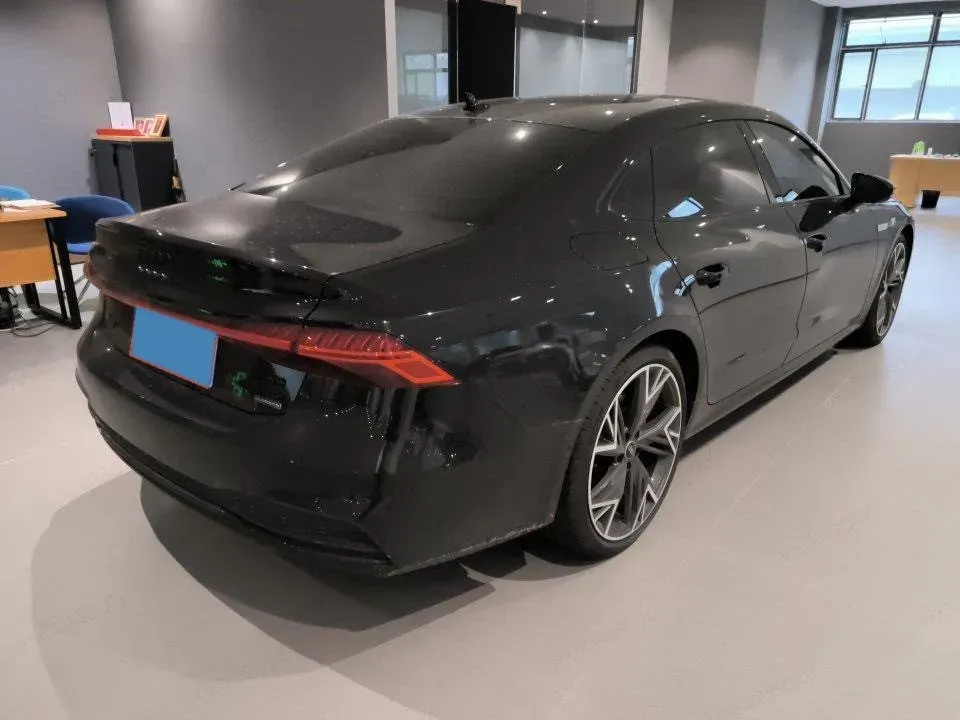 2024 Audi A7L 2.0T 245HP L4 7DCT,autocango,china used car exporter,china ev exporter,chinese used car exporter,chinese used ev exporter