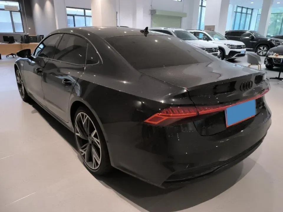 2024 Audi A7L 2.0T 245HP L4 7DCT,autocango,china used car exporter,china ev exporter,chinese used car exporter,chinese used ev exporter