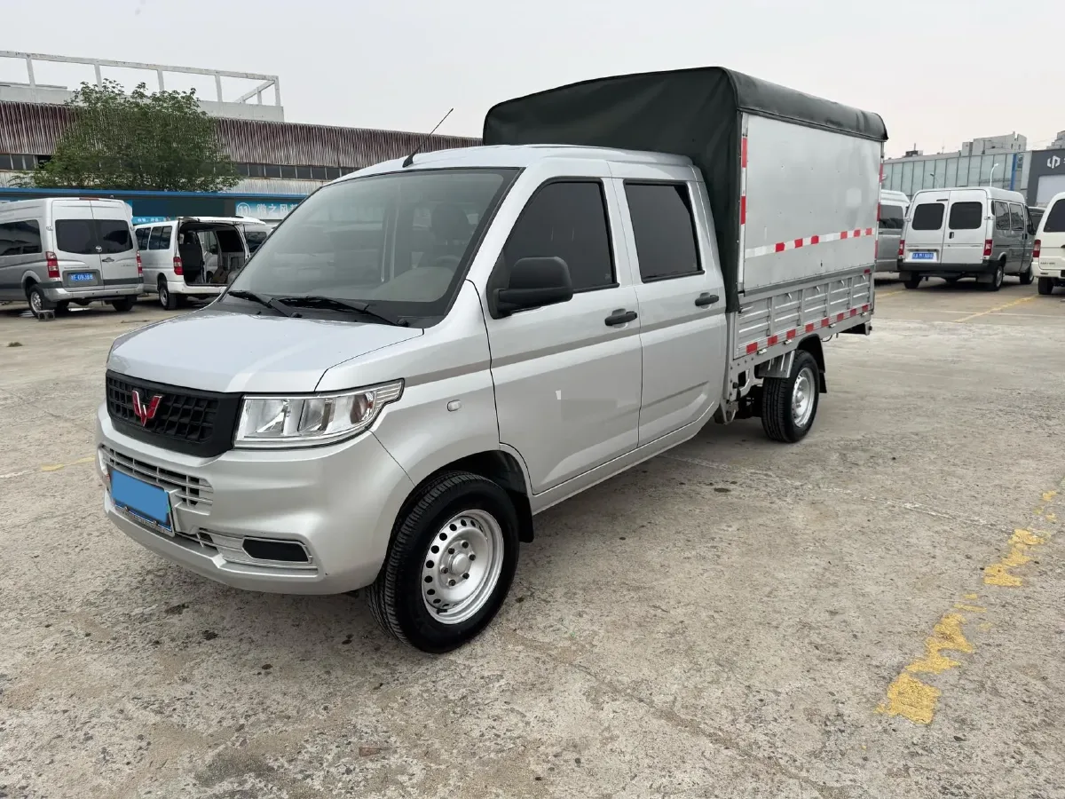 2023 WuLing RongGuang New Truck 1.5L 102HP L4 5MT,autocango,china used car exporter,china ev exporter,chinese used car exporter,chinese used ev exporter