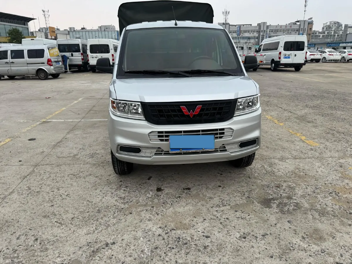 2023 WuLing RongGuang New Truck 1.5L 102HP L4 5MT,autocango,china used car exporter,china ev exporter,chinese used car exporter,chinese used ev exporter