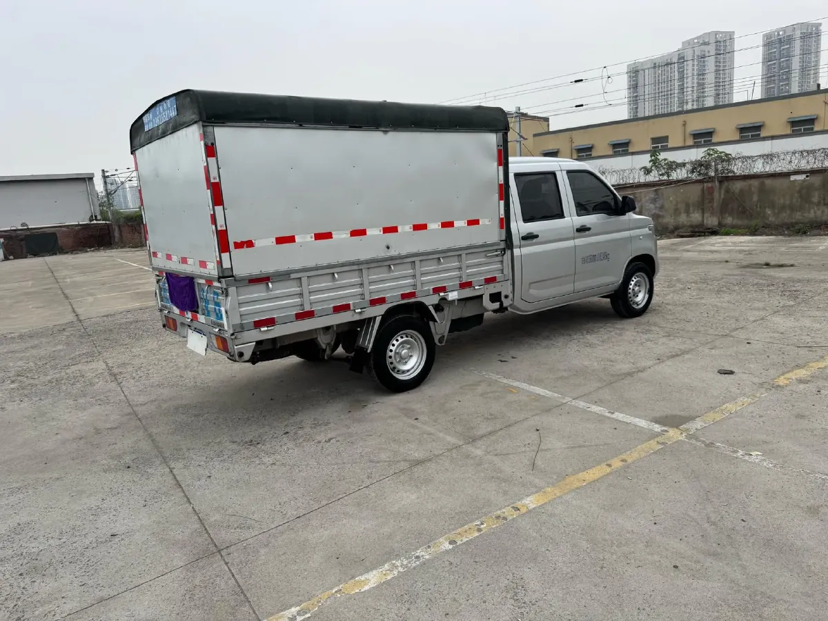 2023 WuLing RongGuang New Truck 1.5L 102HP L4 5MT,autocango,china used car exporter,china ev exporter,chinese used car exporter,chinese used ev exporter