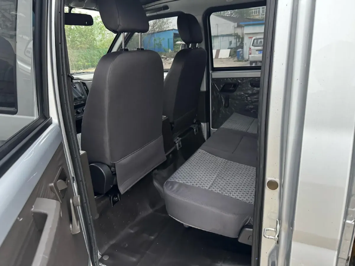 2023 WuLing RongGuang New Truck 1.5L 102HP L4 5MT,autocango,china used car exporter,china ev exporter,chinese used car exporter,chinese used ev exporter