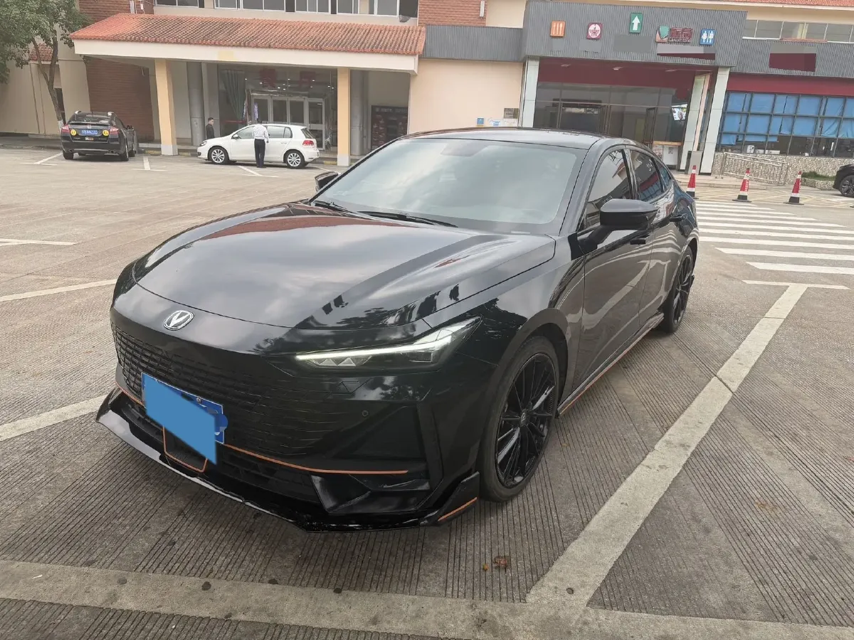 2022 ChangAn UNI-V 1.5T 188HP L4 7DCT,autocango,china used car exporter,china ev exporter,chinese used car exporter,chinese used ev exporter
