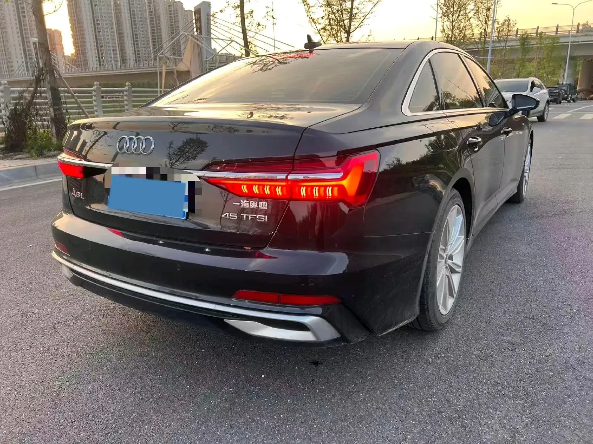 2024 Audi A6L 2.0T 245HP L4 7DCT,autocango,china used car exporter,china ev exporter,chinese used car exporter,chinese used ev exporter
