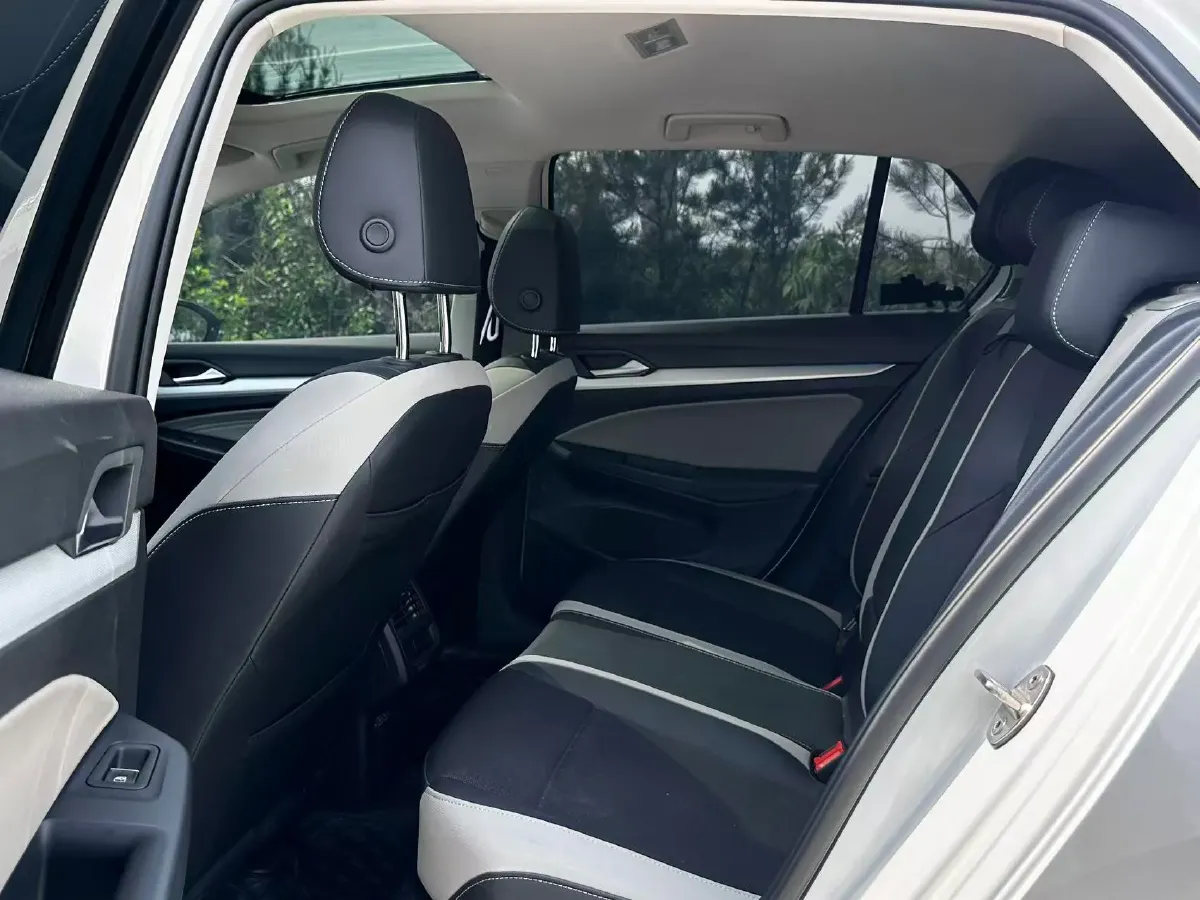 2023 Volkswagen Golf 1.4T 150HP L4 7DCT,autocango,china used car exporter,china ev exporter,chinese used car exporter,chinese used ev exporter