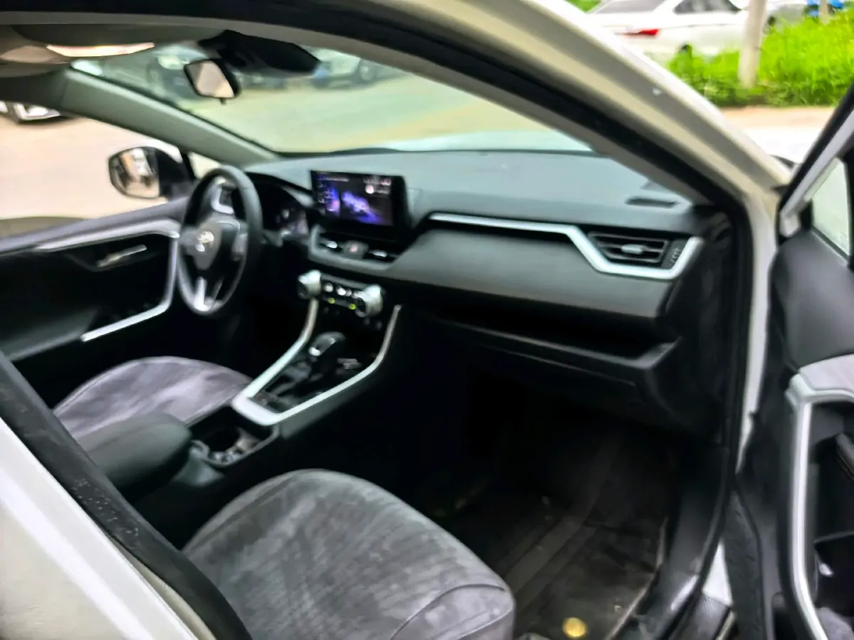 2024 Toyota RAV4 2.0L 171HP L4 CVT,autocango,china used car exporter,china ev exporter,chinese used car exporter,chinese used ev exporter