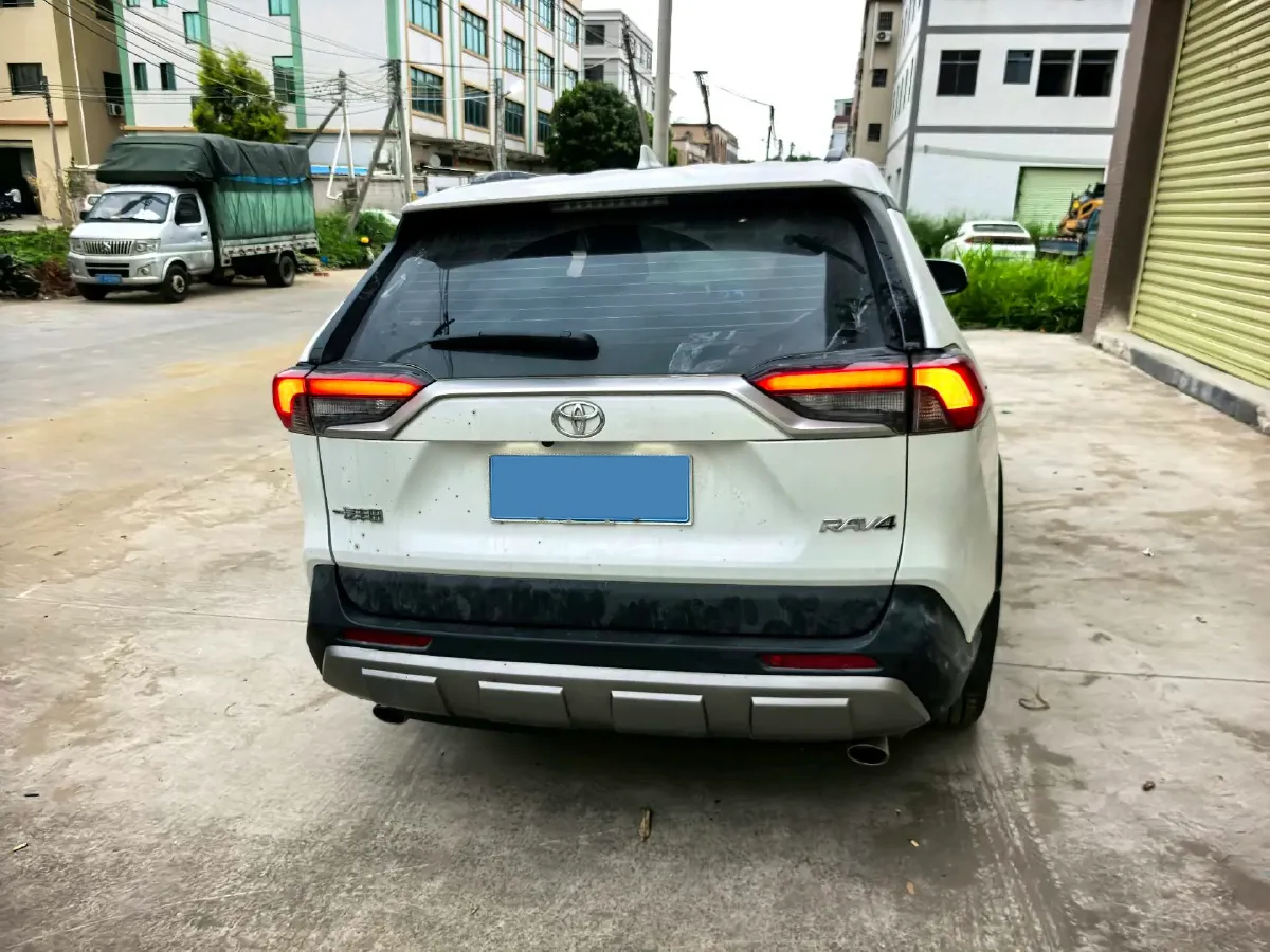2024 Toyota RAV4 2.0L 171HP L4 CVT,autocango,china used car exporter,china ev exporter,chinese used car exporter,chinese used ev exporter